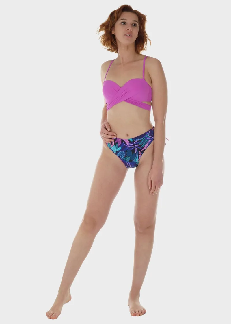 Γυναικείο σετ μαγιό bikini ενσωματωμένη push up ενίσχυση χιαστί μπροστινό δέσιμο slip κανονική γραμμή.Καλύπτει B-C CUP ΡΟΖ