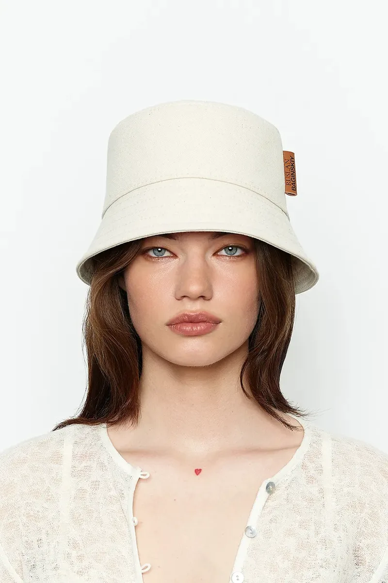 Βαμβακερό καπέλο Ruslan Baginskiy Ruslan Baginskiy Logo Patch Bucket Hat