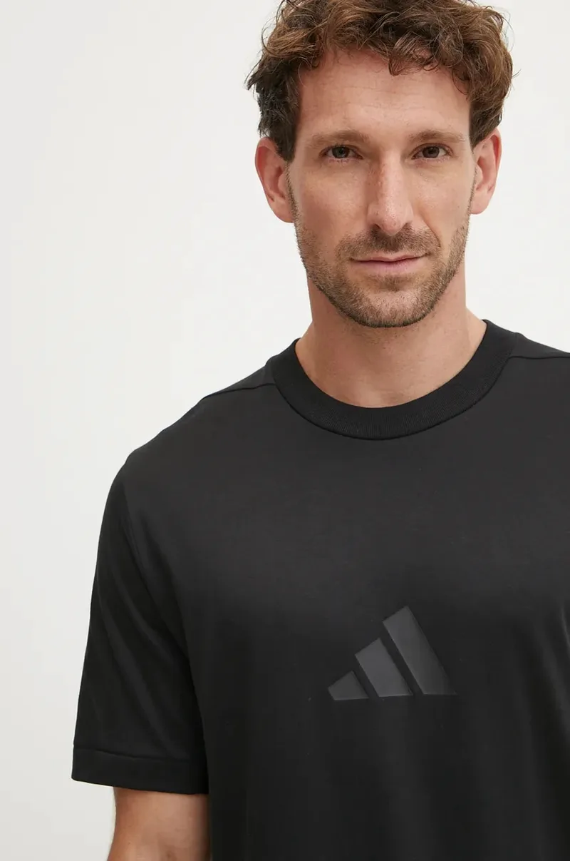 Βαμβακερό μπλουζάκι adidas ZNE
