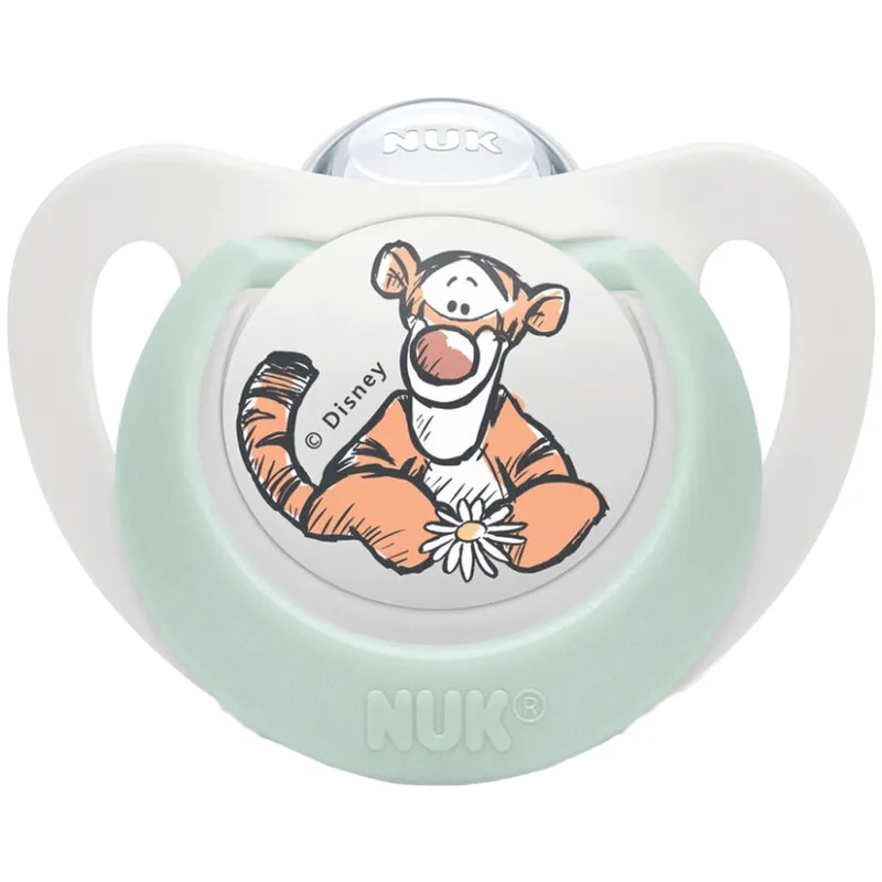 Nuk Star Disney Winnie the Pooh Soother 6-18m Εξαιρετικά Μαλακή Πιπίλα Σιλικόνης με Θήκη Μεταφοράς 1 Τεμάχιο, Κωδ 10736939 - Λευκό