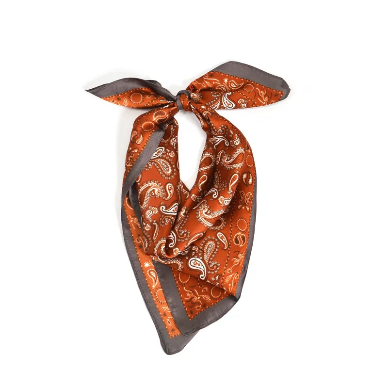 Σατέν φουλάρι με paisley print