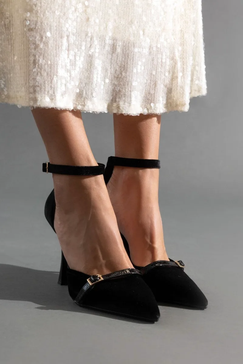 TFP Velvet Strap Pumps - 961 (velvet) - Black