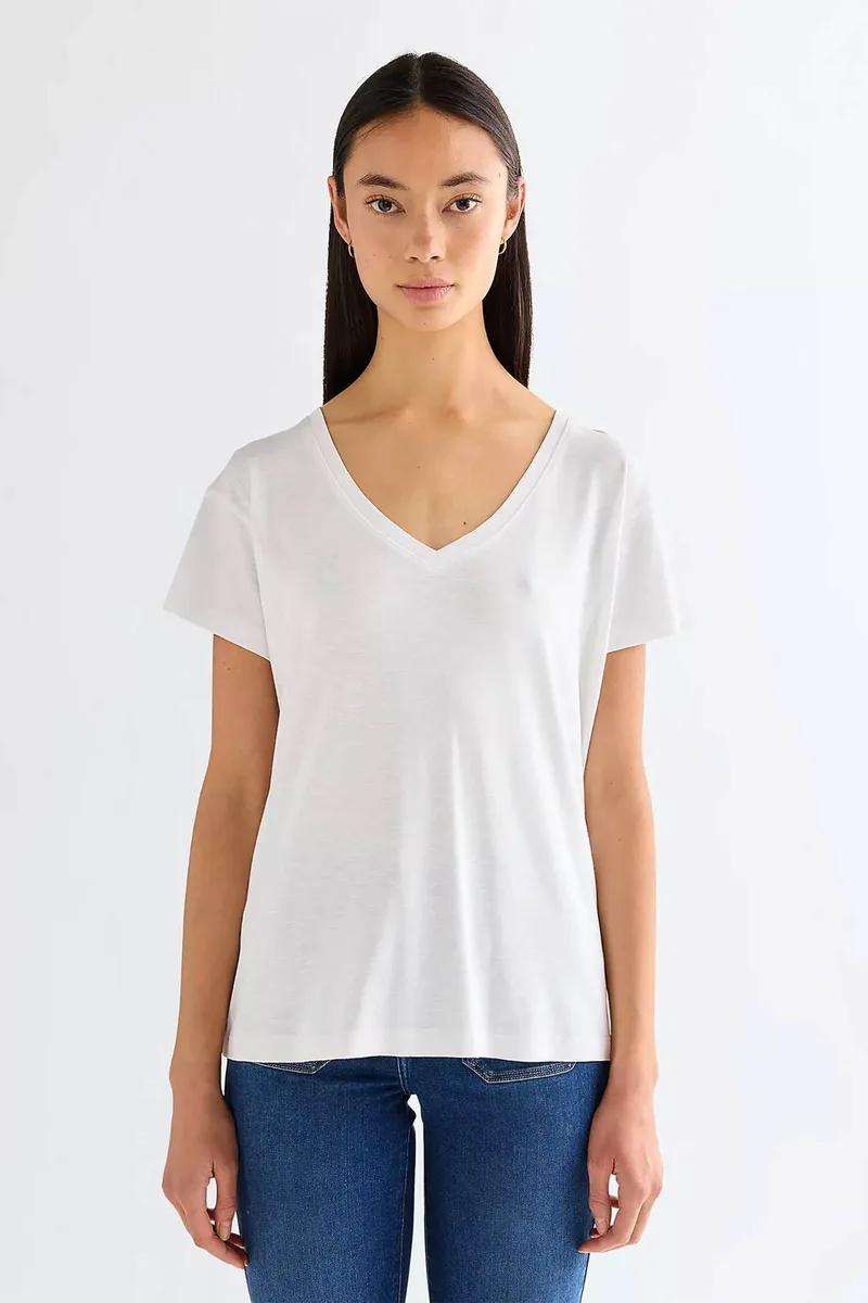 Wrangler® γυναικείο T-shirt με V Regular Fit "Easy" - 112378066 Λευκό